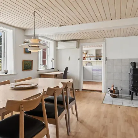 Espen - 300m From The Sea By Interhome Nyaraló